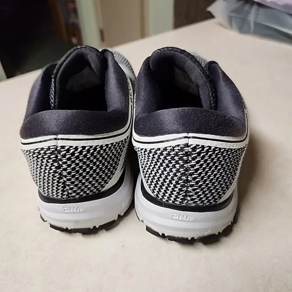 Brooks Revel 5 Road Running Shoes Women's Size 8.5 M White Black 1202491B155 - Picture 4 of 12